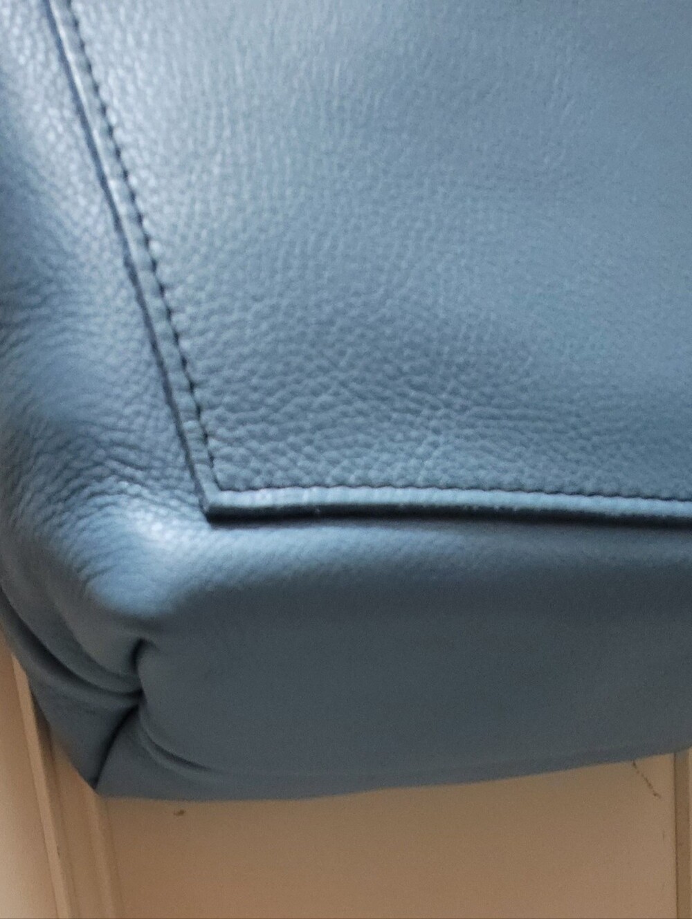 Portland Leather Medium Zip Tote In Dream - Picture 7 of 9